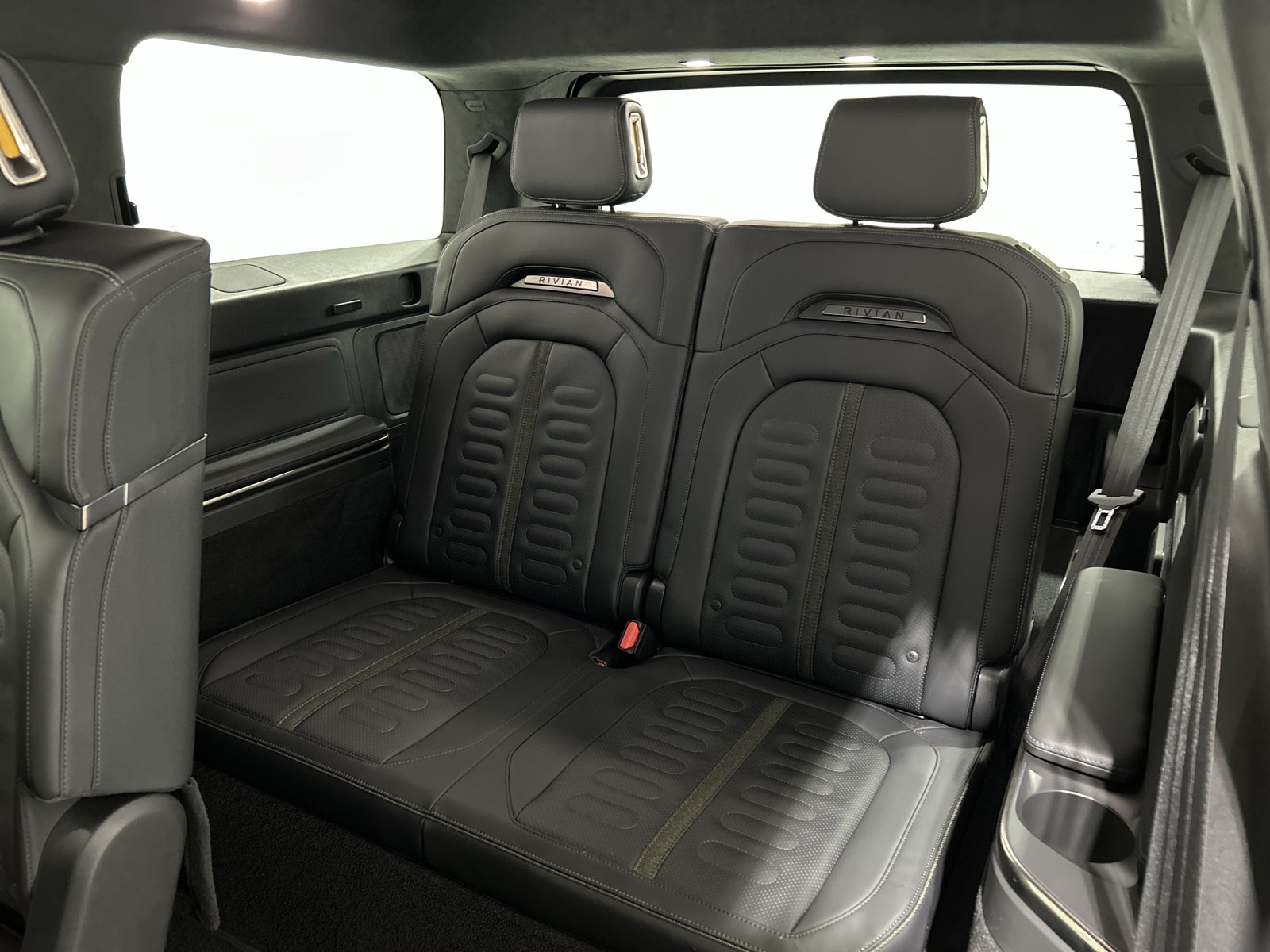 Used 2023 Rivian R1S Adventure AWD/4WD image 22