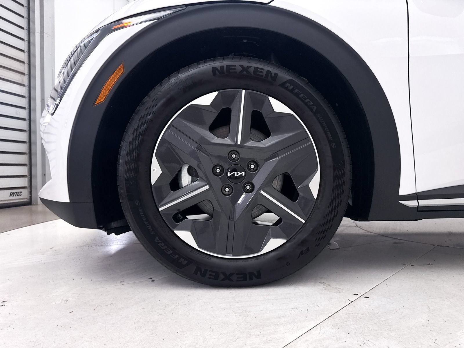 Used 2025 Kia EV6 Light RWD image 15