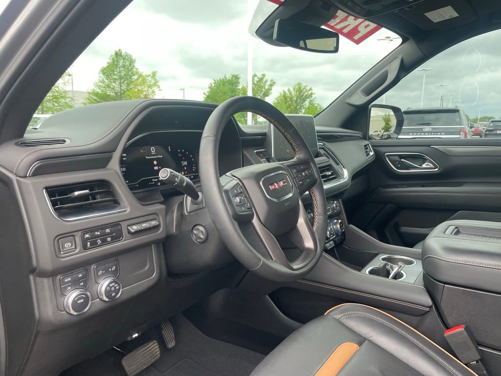 Used 2023 GMC Yukon AT4 w/ Technology Package image 10