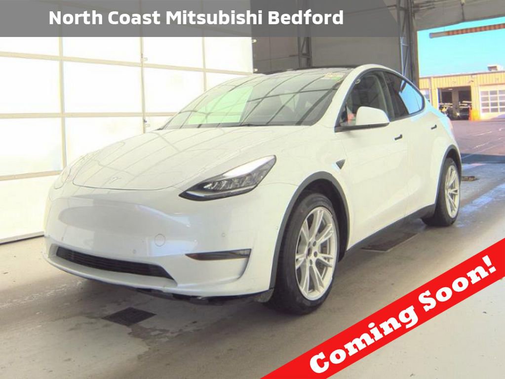 Used 2022 Tesla Model Y Long Range AWD/4WD image 1