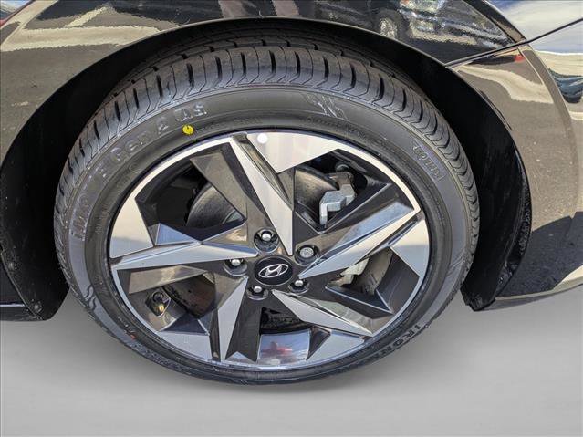 Used 2021 Hyundai Elantra Limited w/ Cargo Package image 24