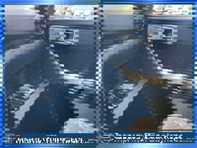 Used 2023 Ford Explorer Limited w/ Equipment Group 301A image 34