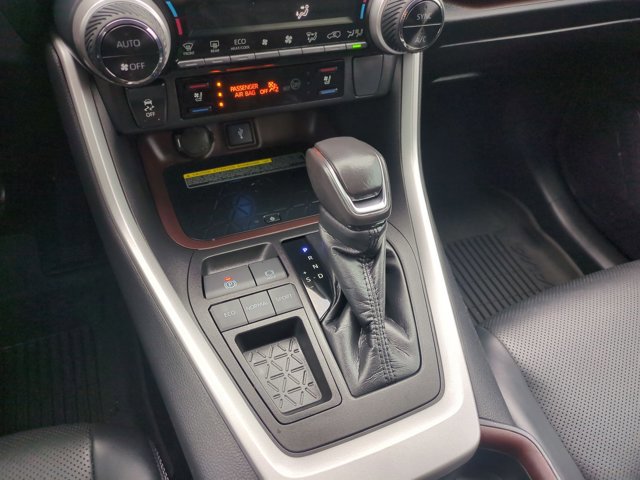 Used 2021 Toyota RAV4 Limited image 18