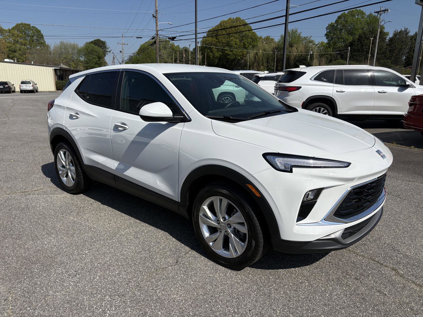 Used 2024 Buick Encore GX Preferred w/ Comfort Package image 3