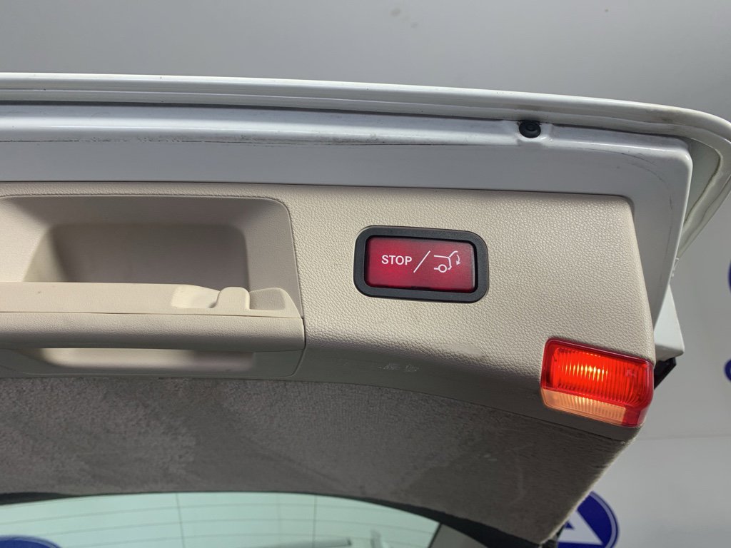 Used 2014 Mercedes-Benz E 350 Sport image 38