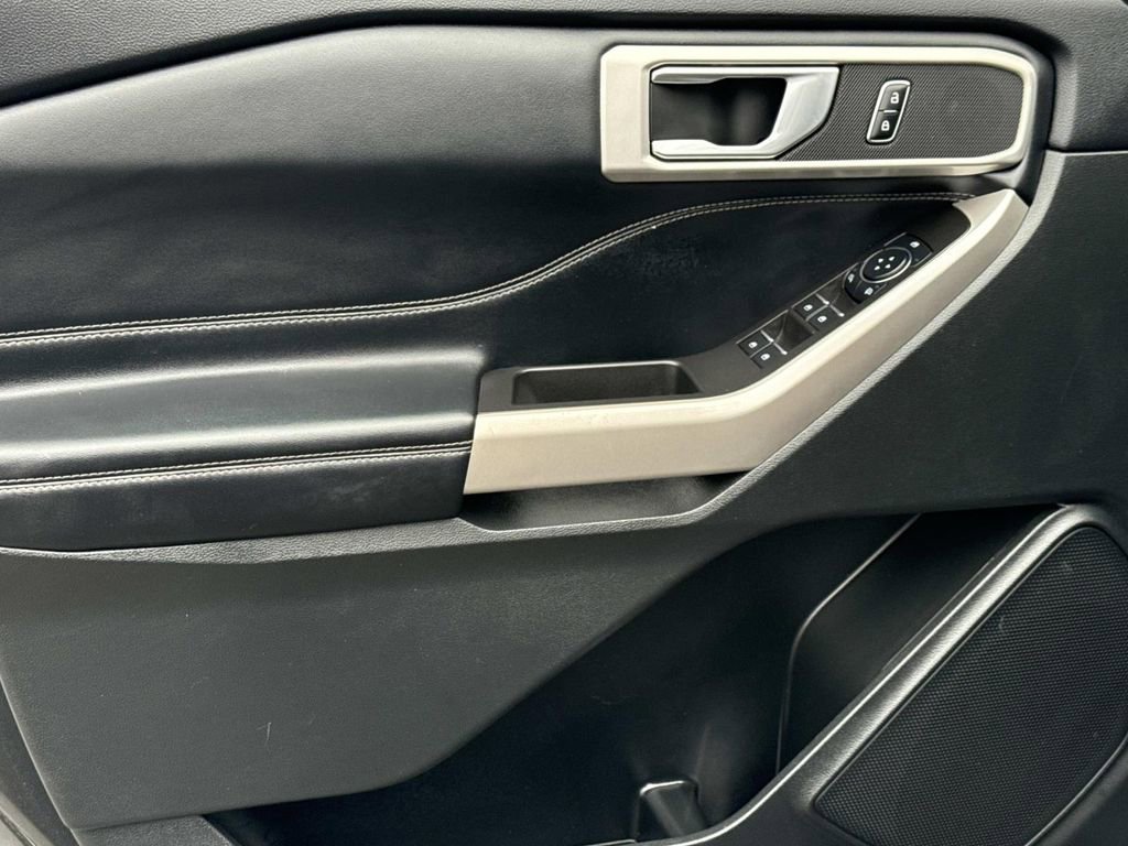 Used 2023 Ford Explorer XLT w/ Equipment Group 202A image 14