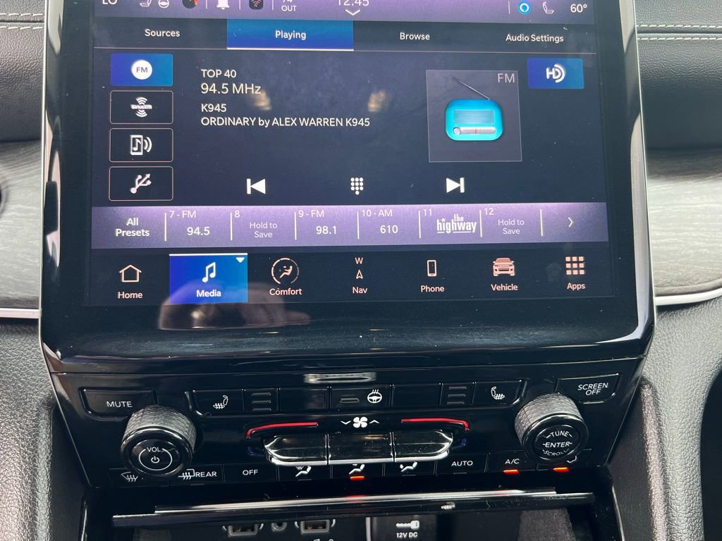 Used 2022 Jeep Grand Cherokee Limited image 27