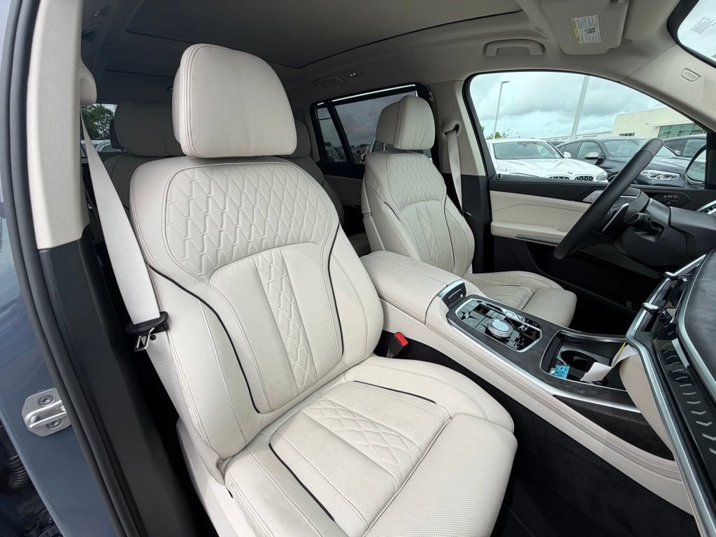 Certified 2026 BMW X7 xDrive40i w/ Executive Package AWD/4WD image 35