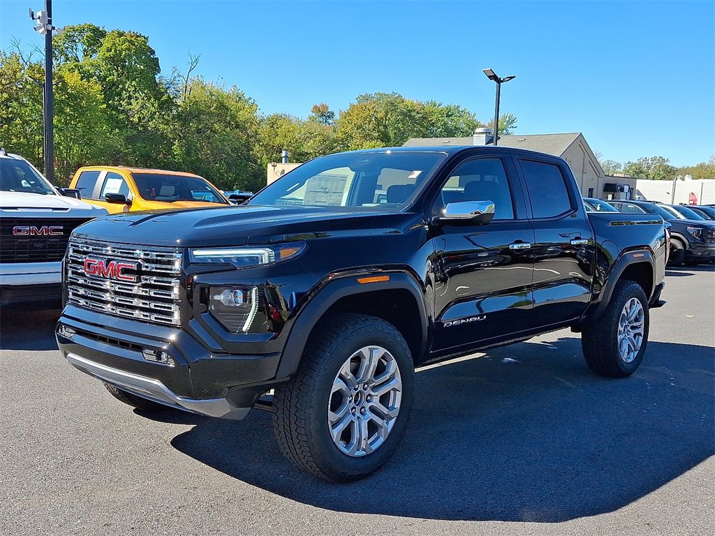 New 2026 GMC Canyon Denali w/ LPO, Denali Black Edition video 2