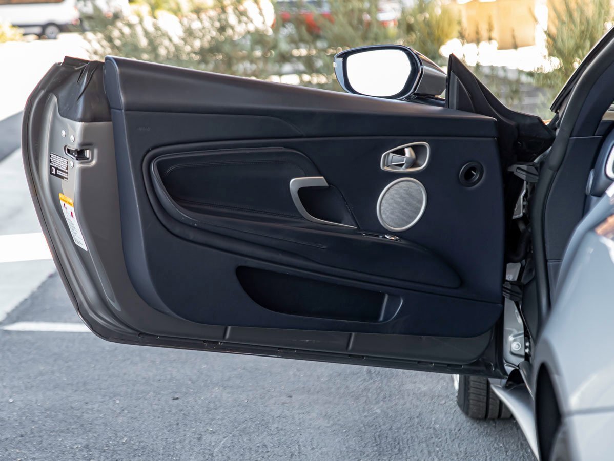 Used 2021 Aston Martin DB11 Volante image 14
