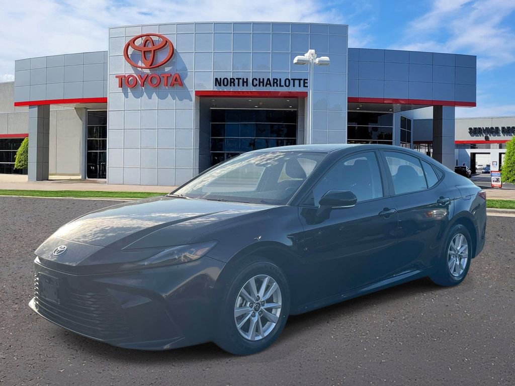 Used 2025 Toyota Camry LE FWD image 4