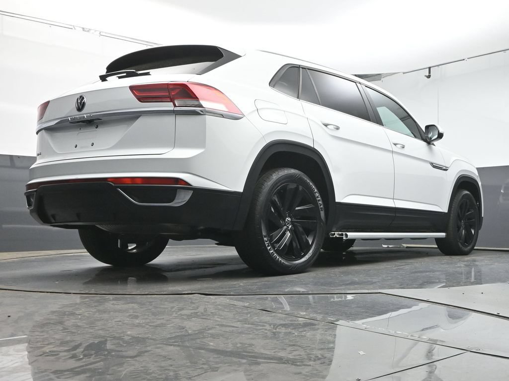 Used 2021 Volkswagen Atlas Cross Sport SE FWD image 38