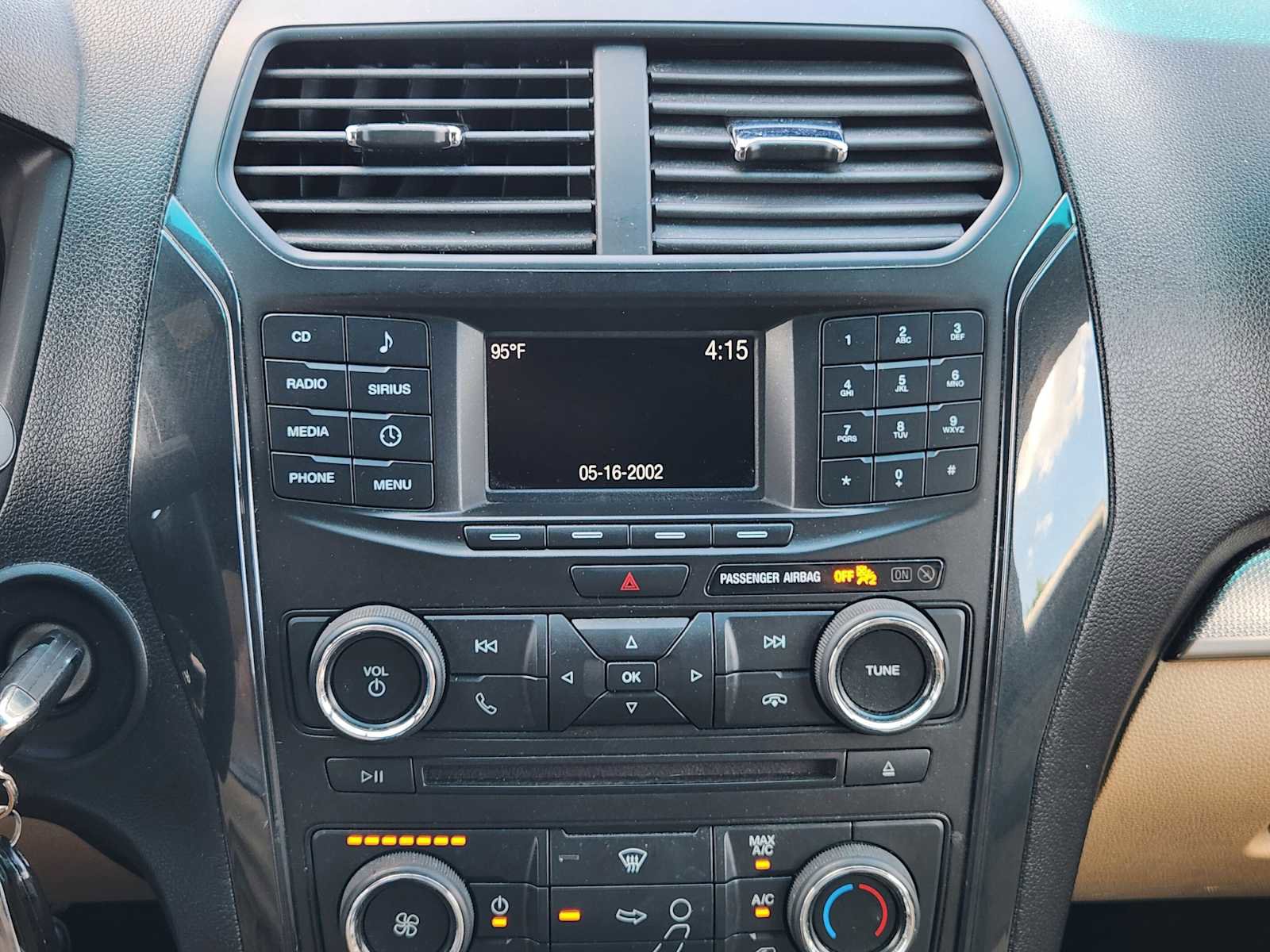 Used 2017 Ford Explorer FWD image 16
