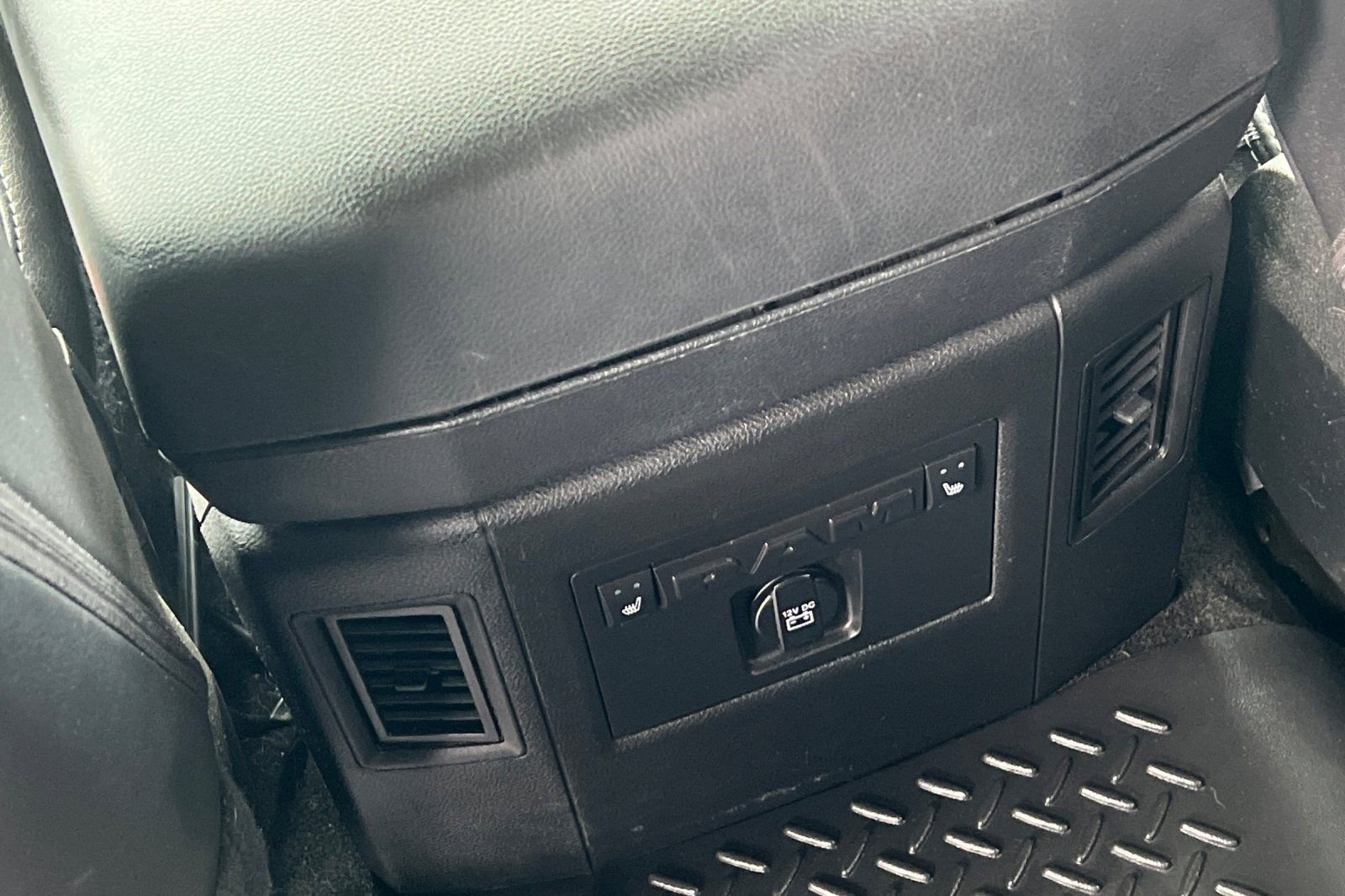 Used 2017 RAM 3500 Laramie image 41