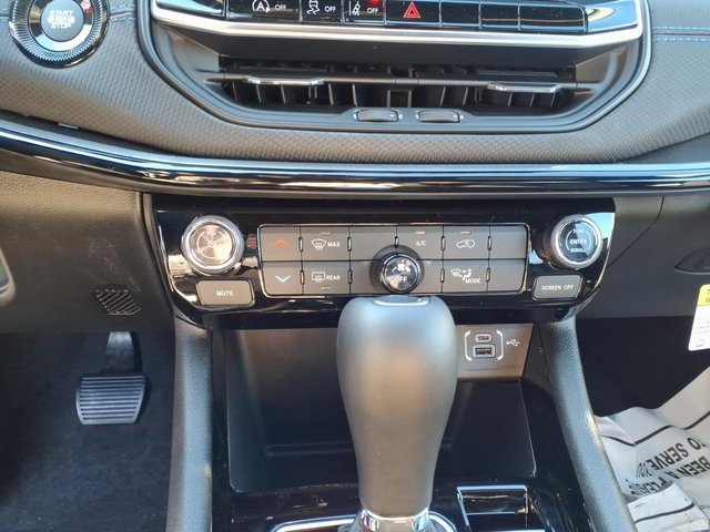 New 2026 Jeep Compass Latitude image 15