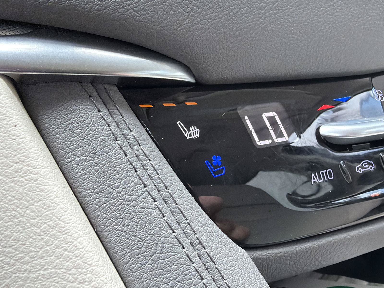 Used 2025 Cadillac XT5 Premium Luxury AWD/4WD image 32