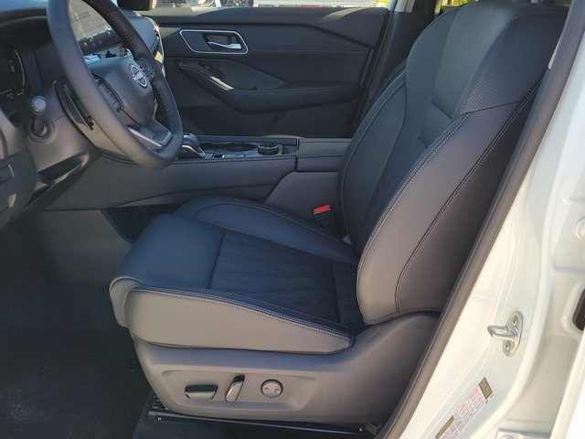 New 2026 Nissan Rogue Platinum w/ Platinum Premium Package image 6