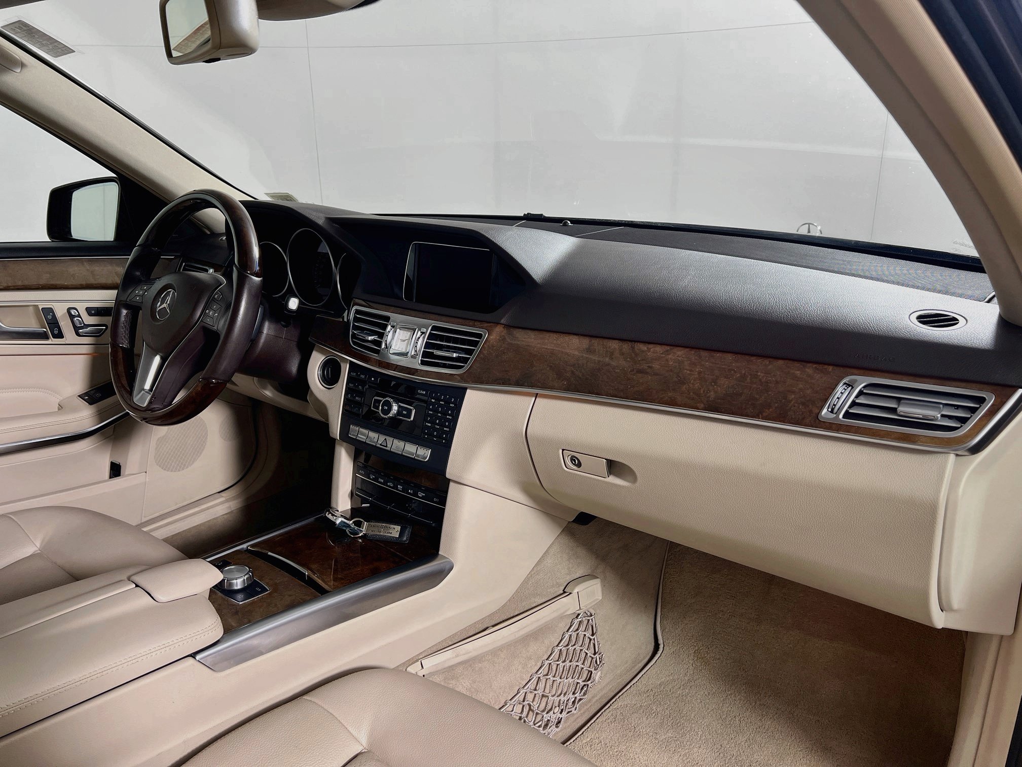 Used 2014 Mercedes-Benz E 350 4MATIC Wagon image 26