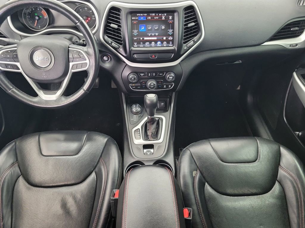 Used 2017 Jeep Cherokee Trailhawk image 16