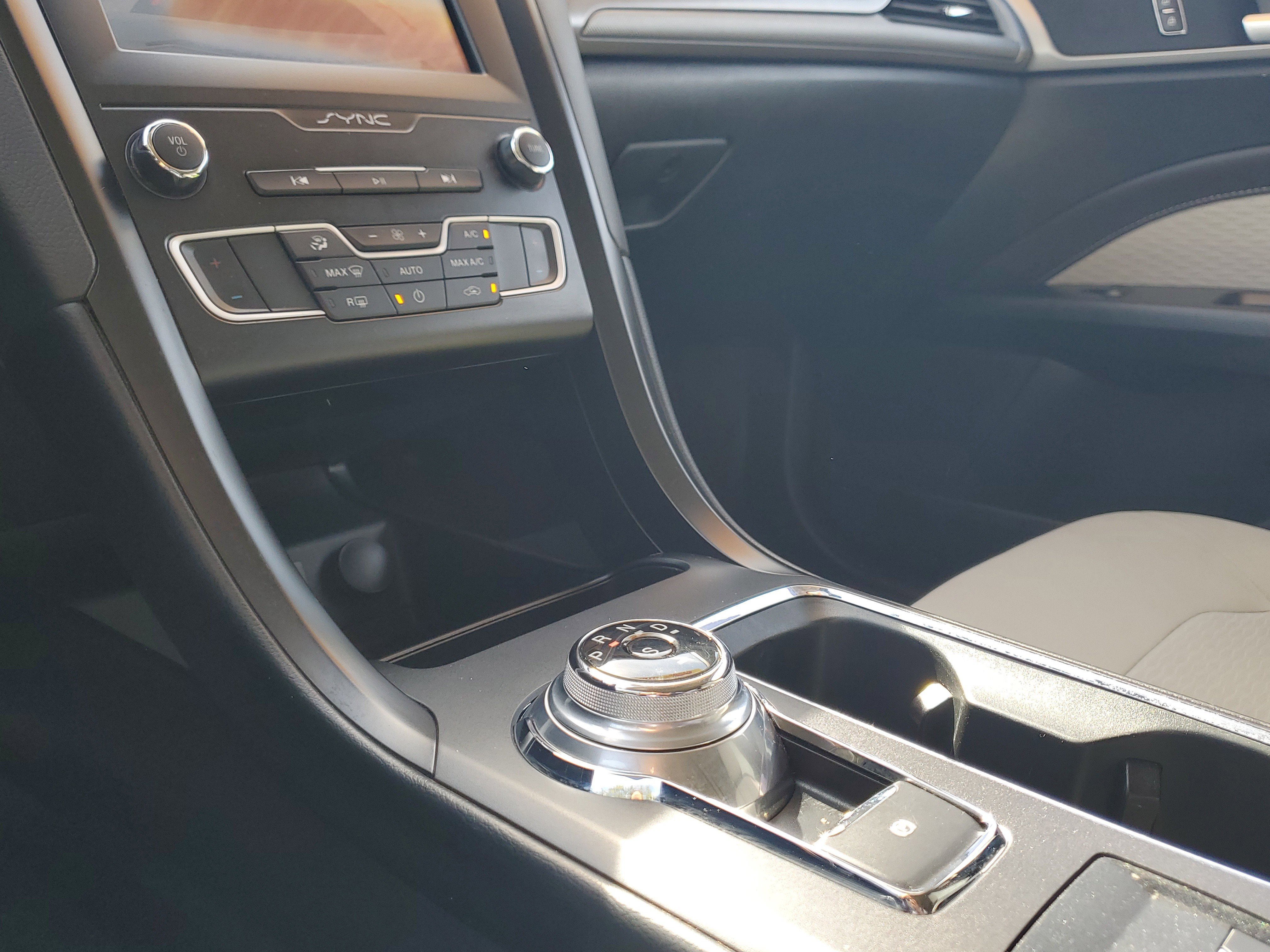 Used 2019 Ford Fusion SE w/ Equipment Group 151A image 28