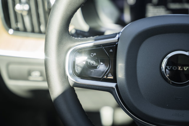 New 2027 Volvo XC60 B5 Plus AWD/4WD image 30