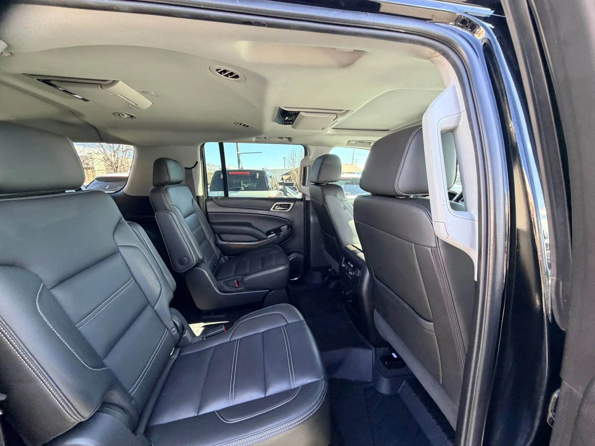 Used 2019 GMC Yukon XL Denali w/ Denali Ultimate Package image 32