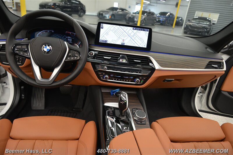 Used 2023 BMW 530i w/ Premium Package RWD image 19