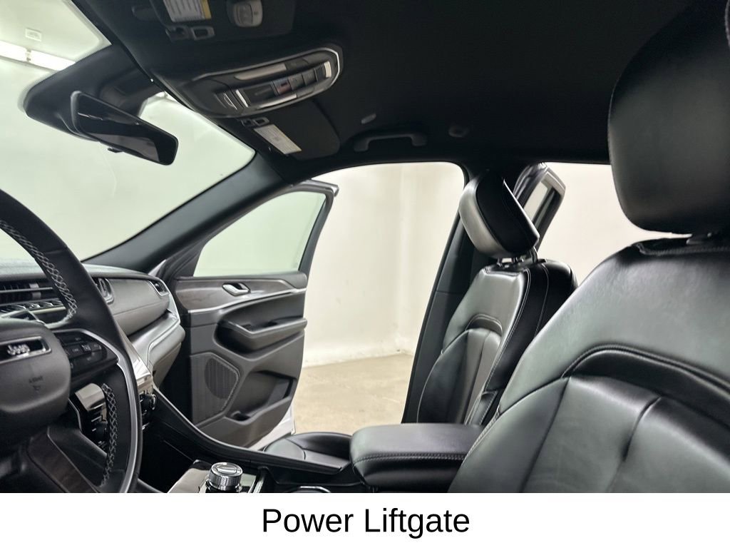 Used 2025 Jeep Grand Cherokee Limited image 33