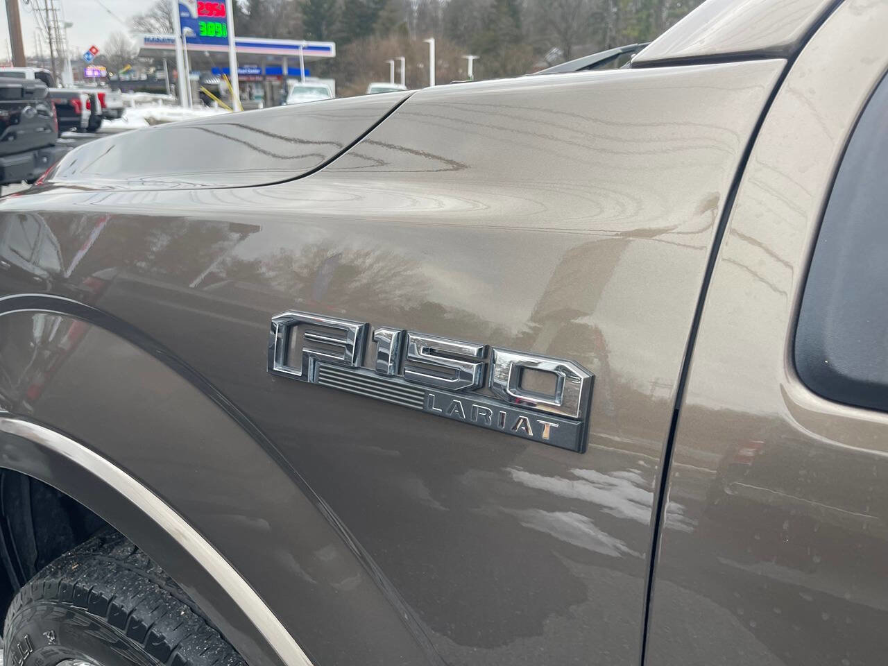 Used 2017 Ford F150 Lariat image 14