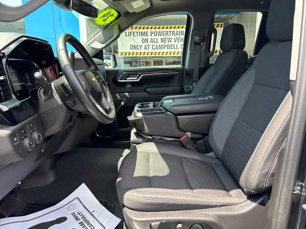 Used 2024 Chevrolet Silverado 1500 LT AWD/4WD image 11