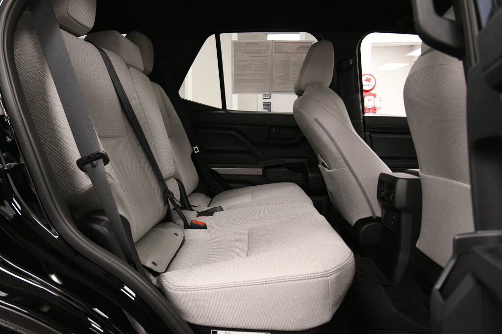 Used 2025 Toyota 4Runner SR5 image 22