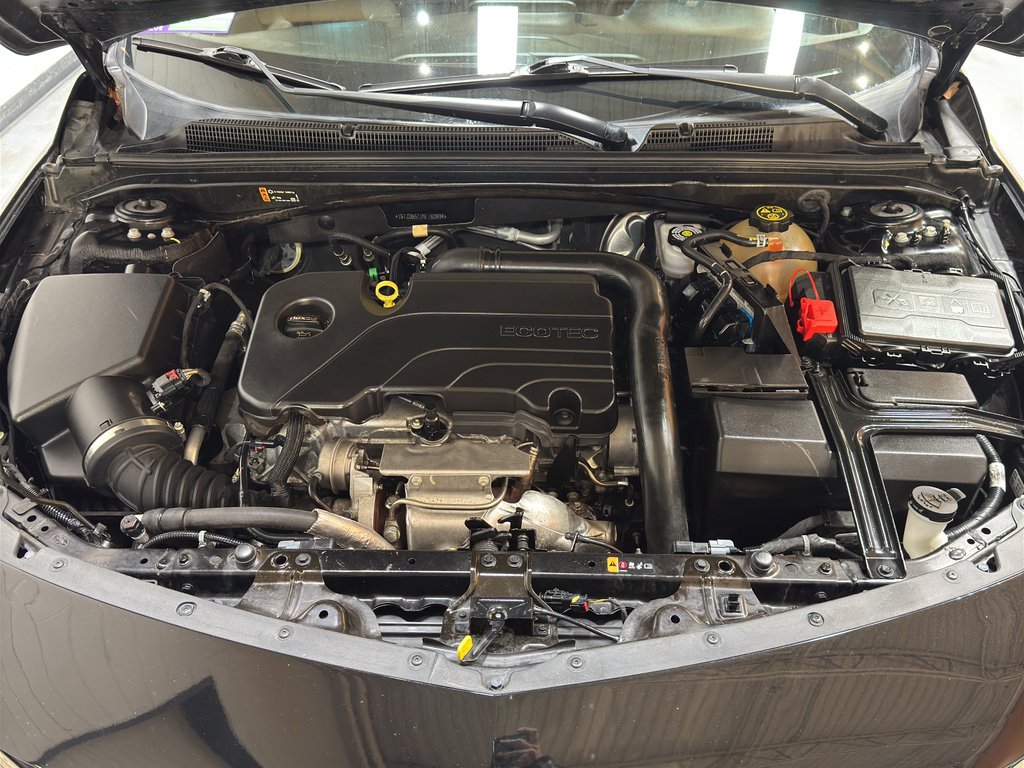 Used 2022 Chevrolet Malibu LT image 32