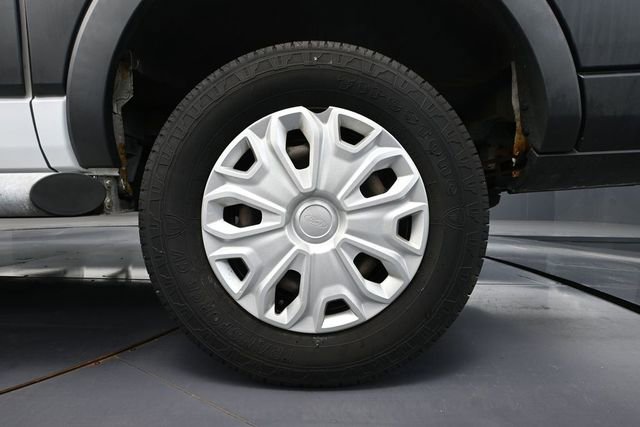 Used 2016 Ford Transit 250 130 Low Roof w/ Exterior Upgrade Package RWD image 12
