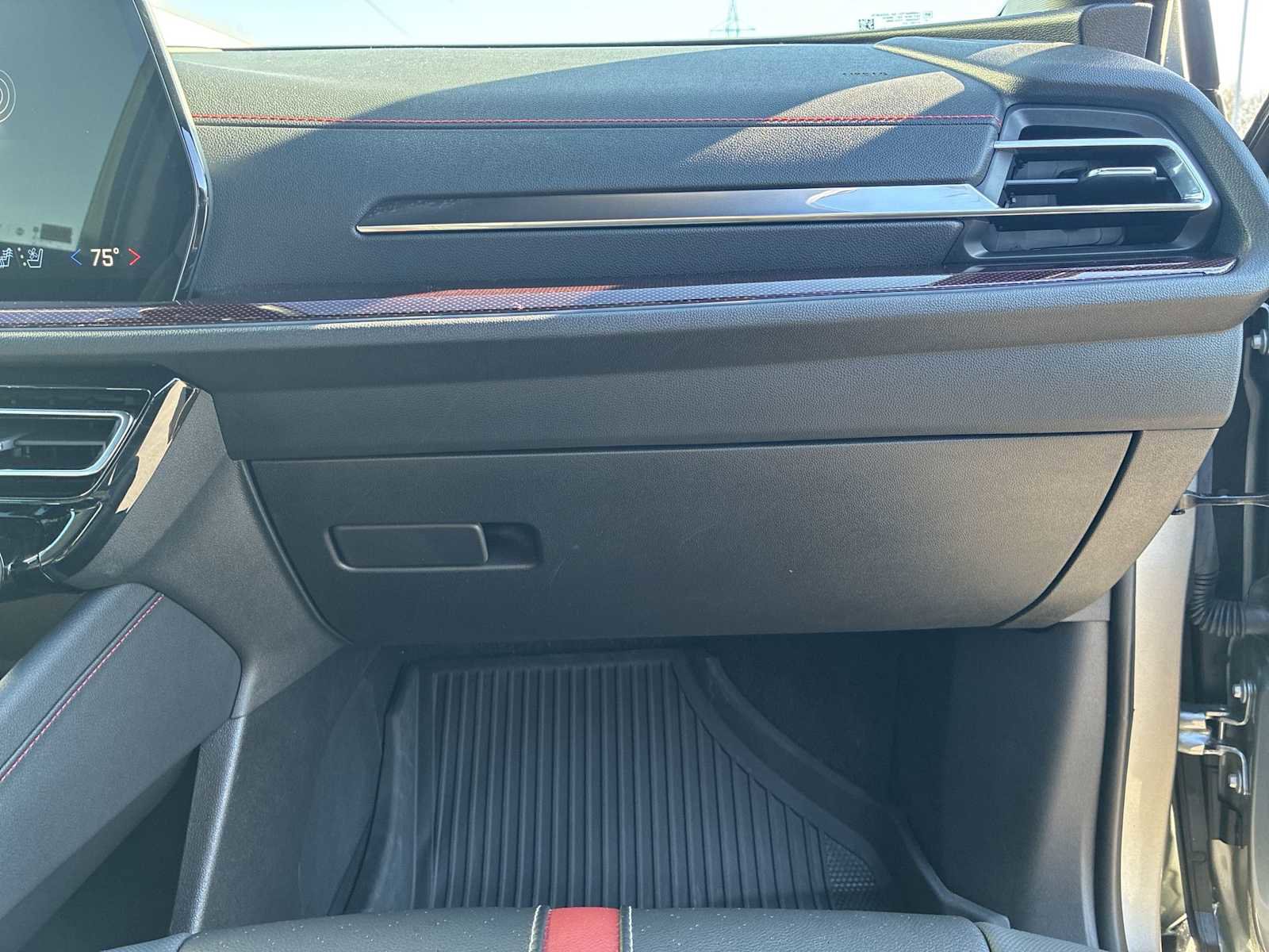 Certified 2025 Chevrolet Traverse RS image 30