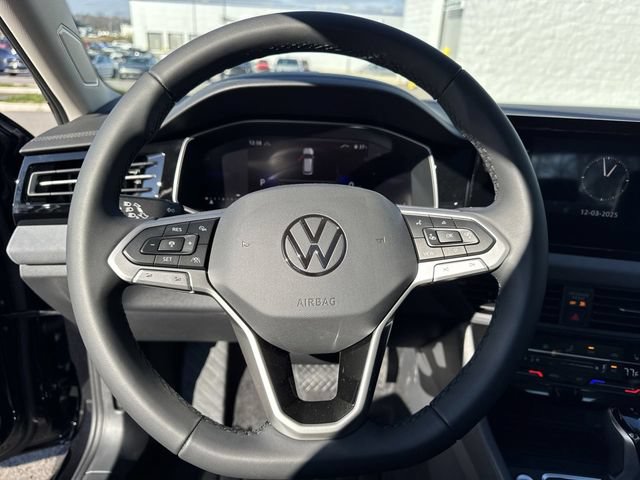 Used 2026 Volkswagen Jetta SE FWD image 17