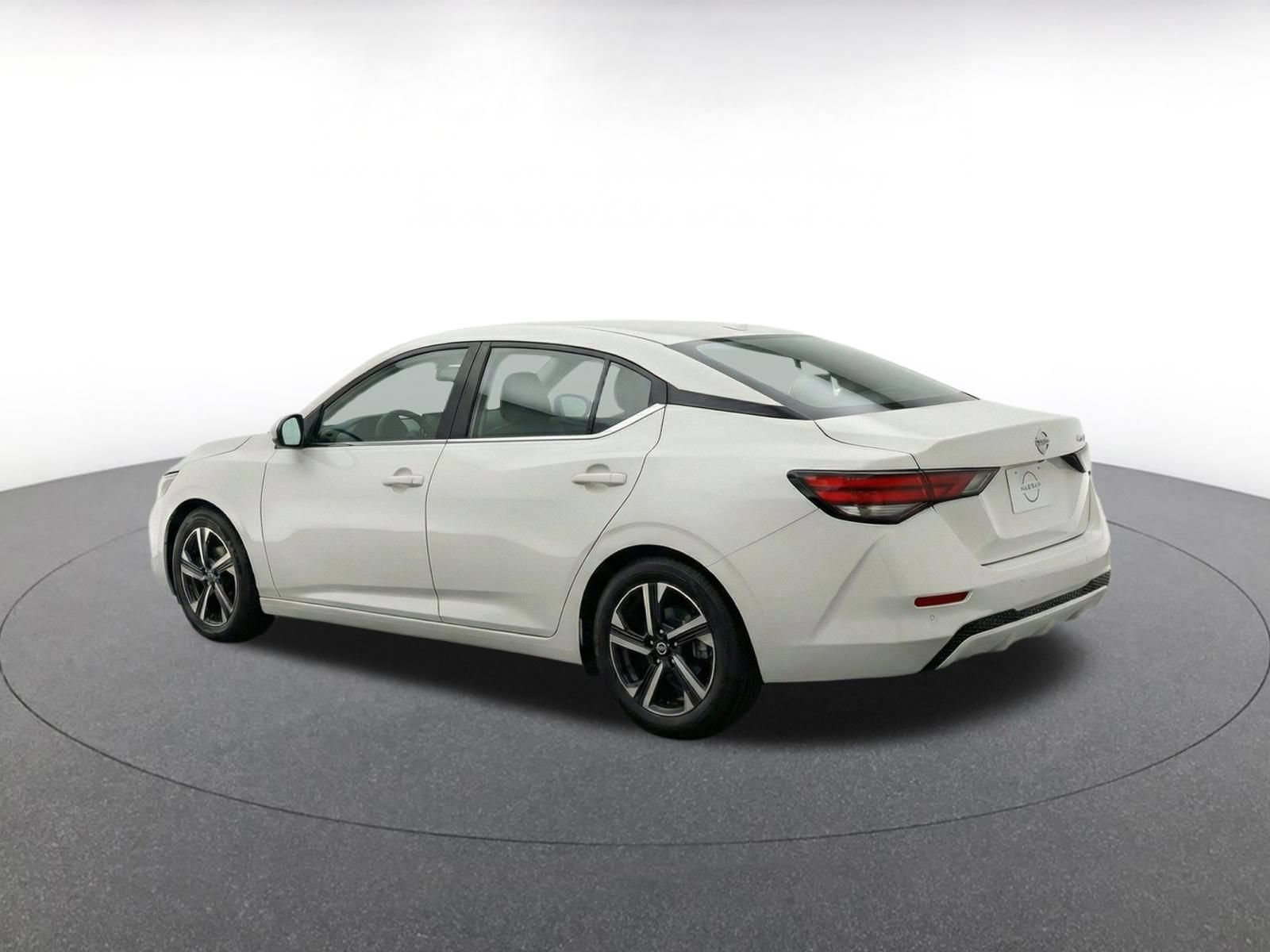 Used 2025 Nissan Sentra SV FWD image 6