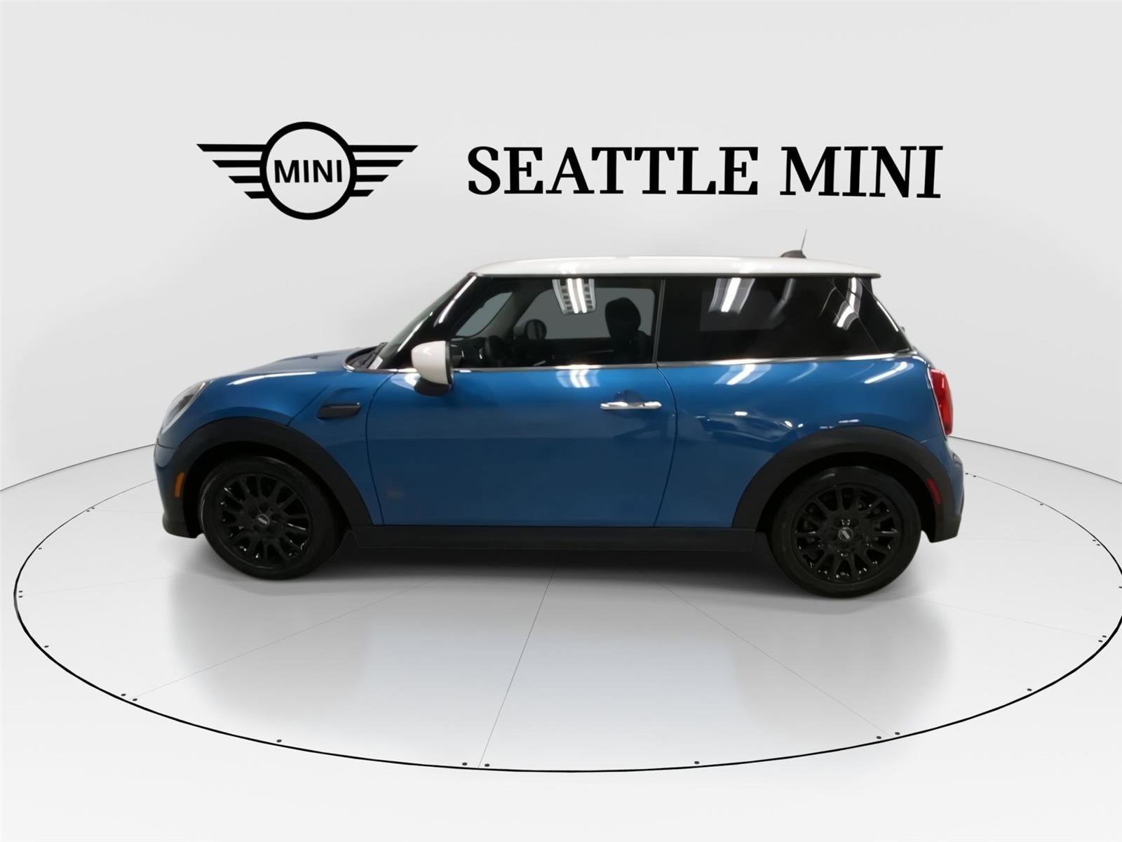 Used 2022 MINI Cooper 2-Door Hardtop FWD image 6