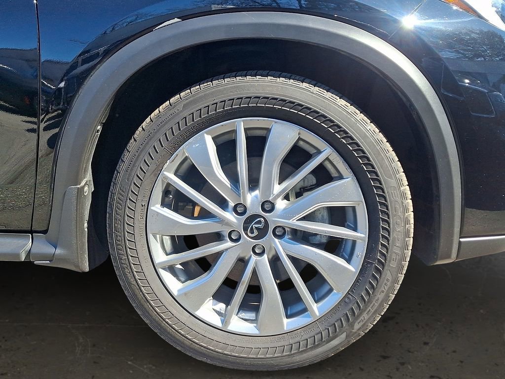 Certified 2025 INFINITI QX50 Pure image 9