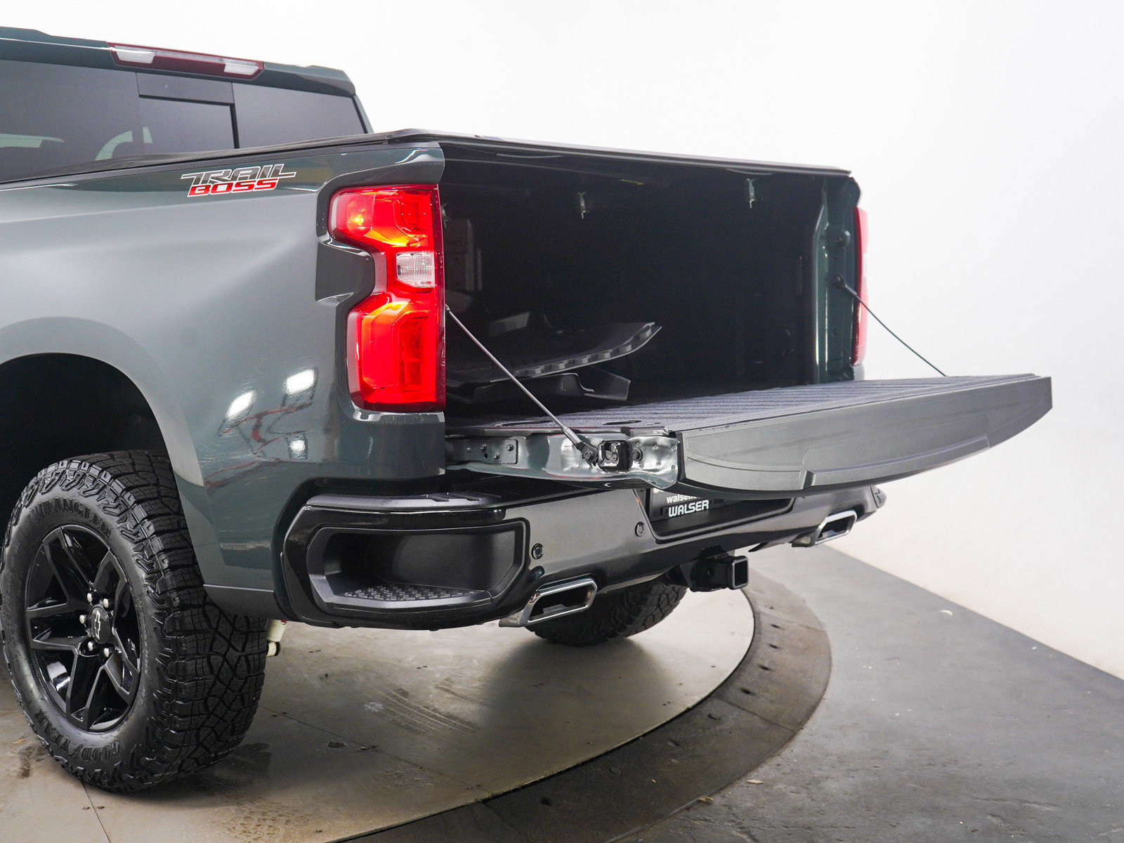 Used 2025 Chevrolet Silverado 1500 LT Trail Boss w/ LT Trail Boss Premium Package image 9