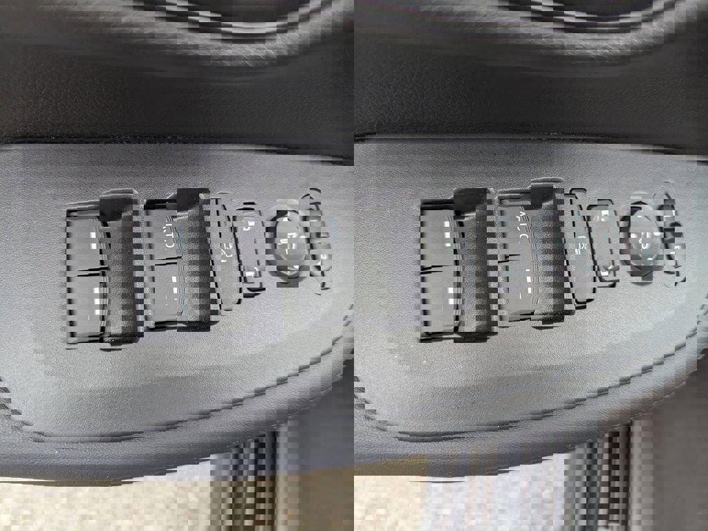 Used 2025 Honda HR-V LX image 15