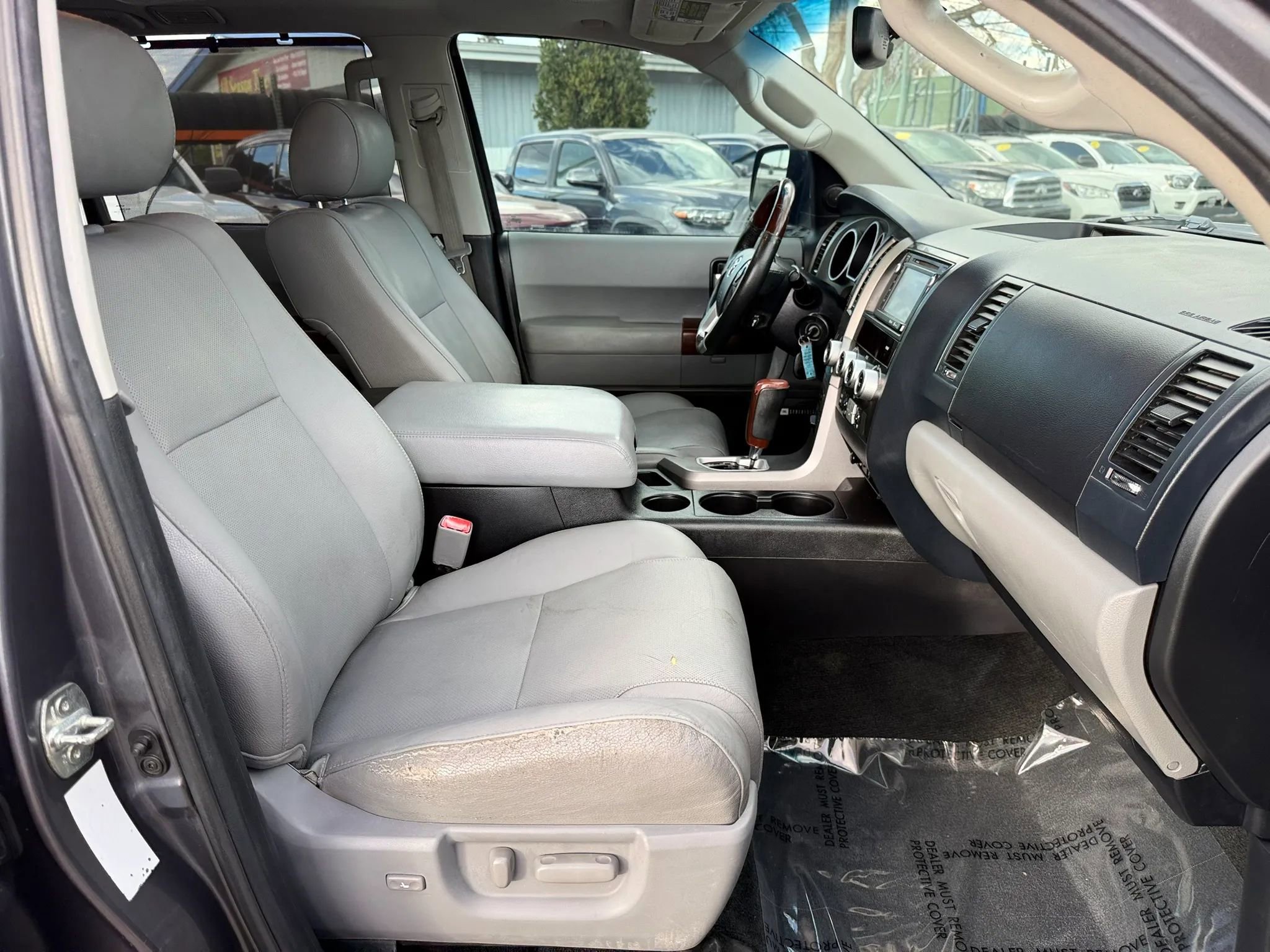 Used 2014 Toyota Sequoia Platinum w/ Preferred Accessory Package AWD/4WD image 23