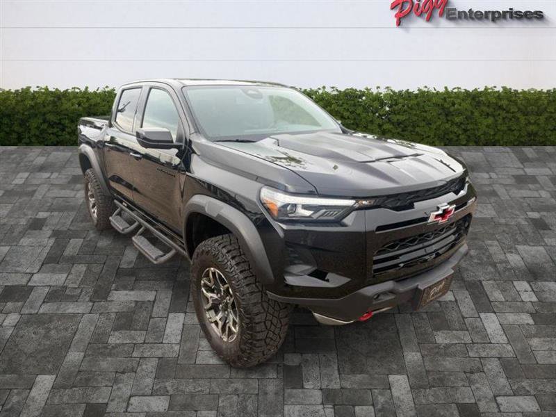 Used 2025 Chevrolet Colorado ZR2 w/ Technology Package AWD/4WD image 7