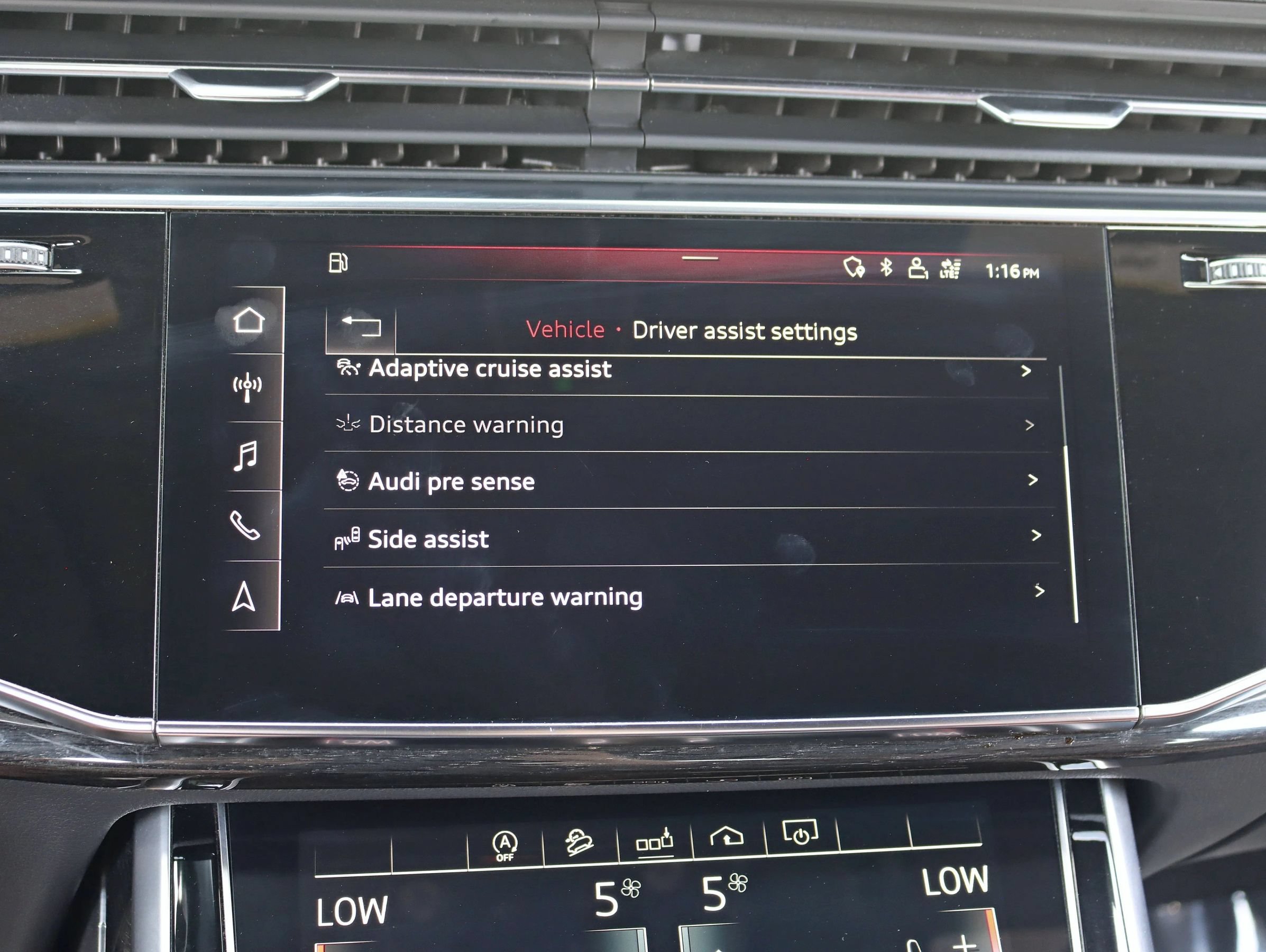 Used 2020 Audi Q8 Premium Plus w/ Premium Plus Package AWD/4WD image 25