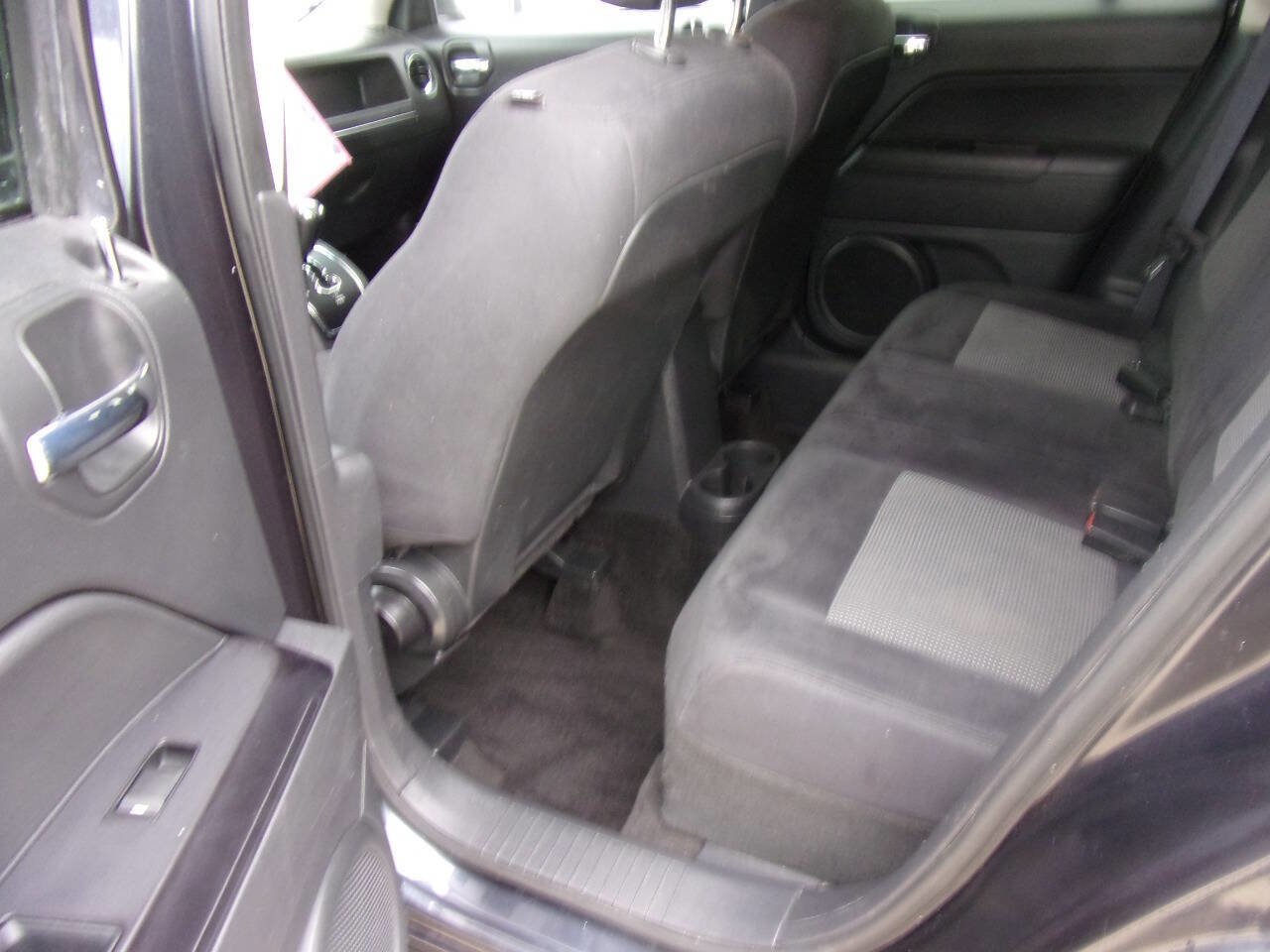 Used 2015 Jeep Patriot Latitude w/ Sun/Sound Group image 4