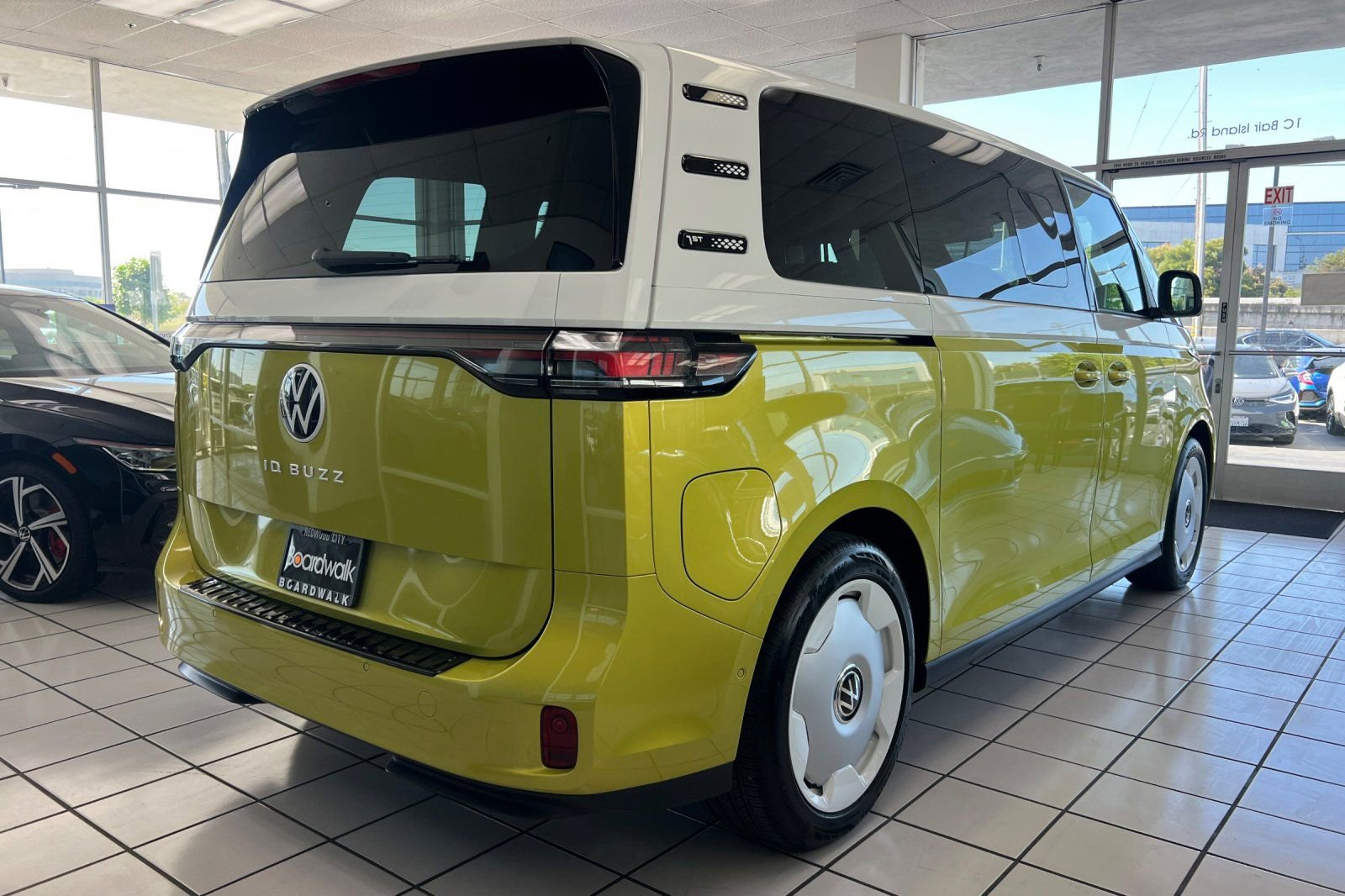 New 2025 Volkswagen ID. Buzz 1st Edition RWD image 4