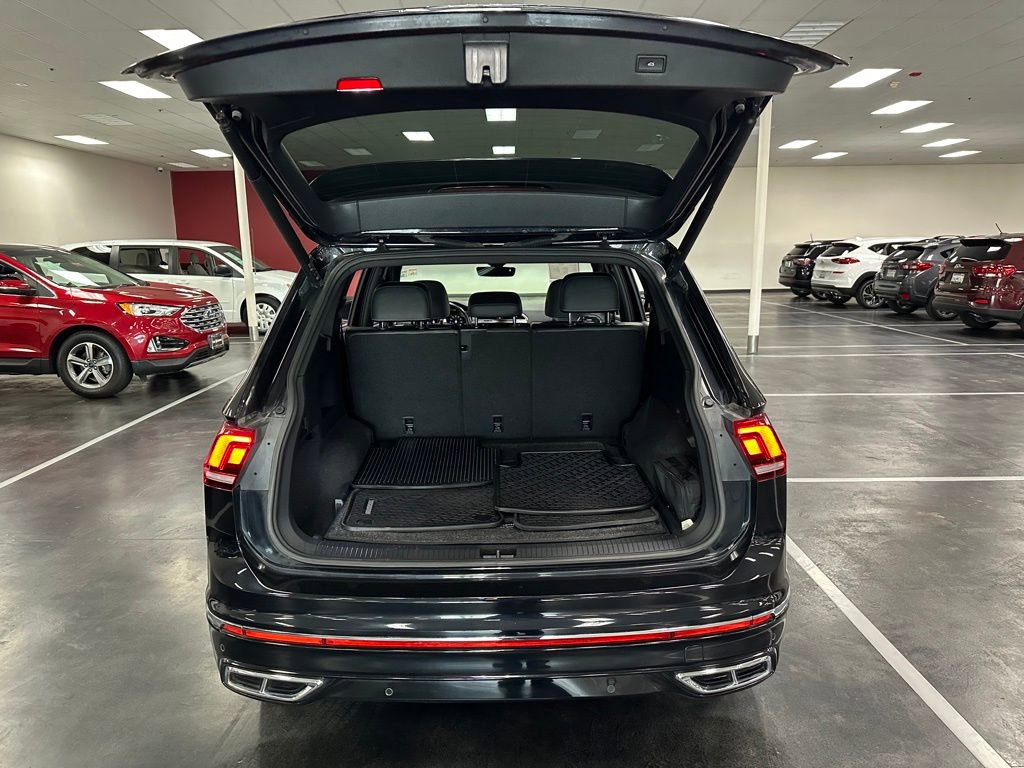 Used 2022 Volkswagen Tiguan SEL R-Line AWD/4WD image 28