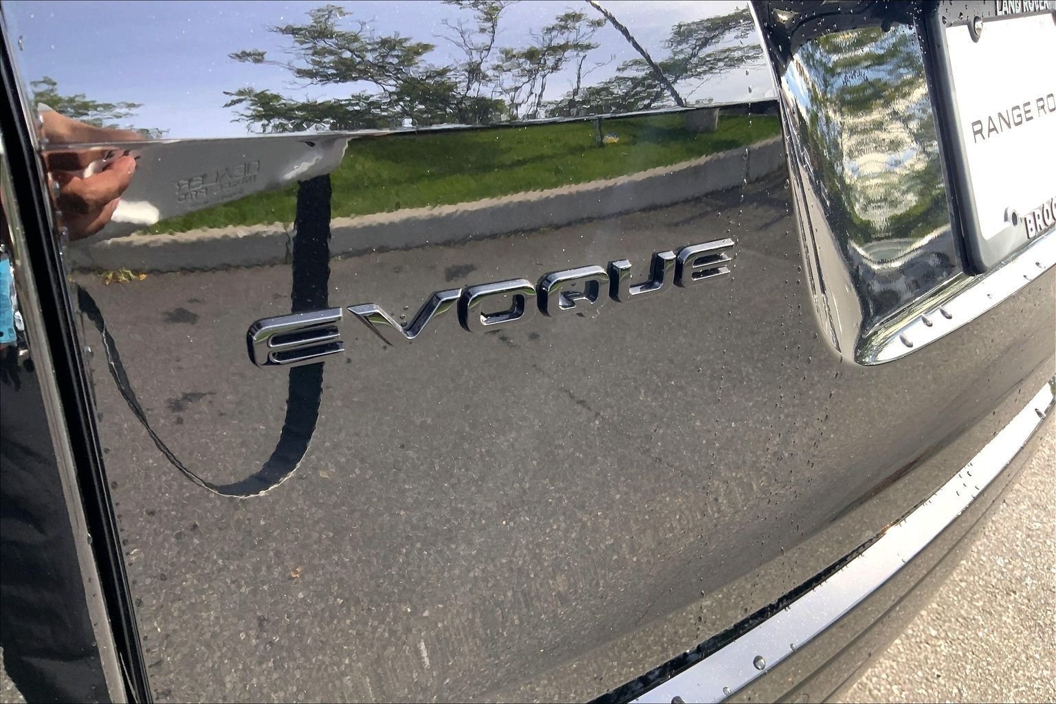 New 2026 Land Rover Range Rover Evoque Hoxton AWD/4WD image 15