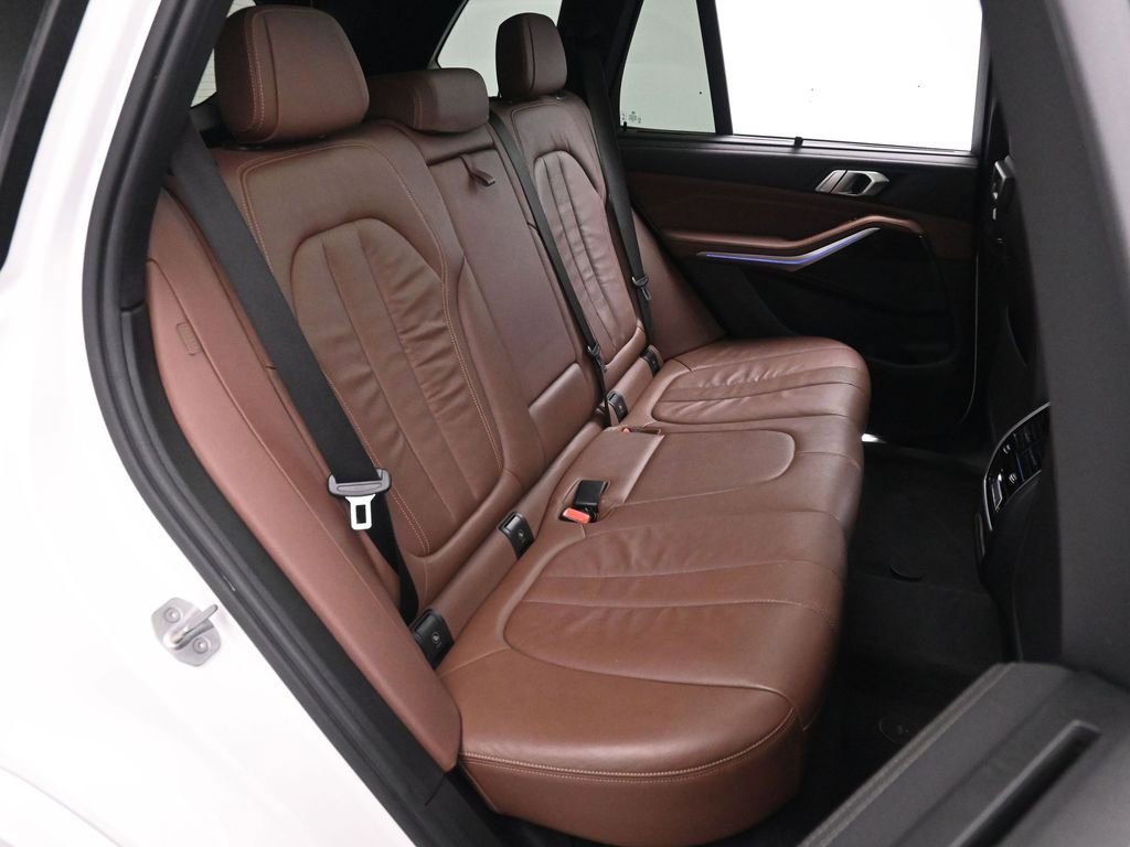 Used 2020 BMW X5 xDrive40i w/ M Sport Package image 23