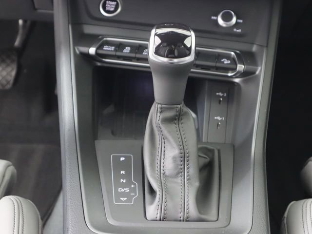Certified 2025 Audi Q3 2.0T Premium w/ Convenience Package AWD/4WD image 18