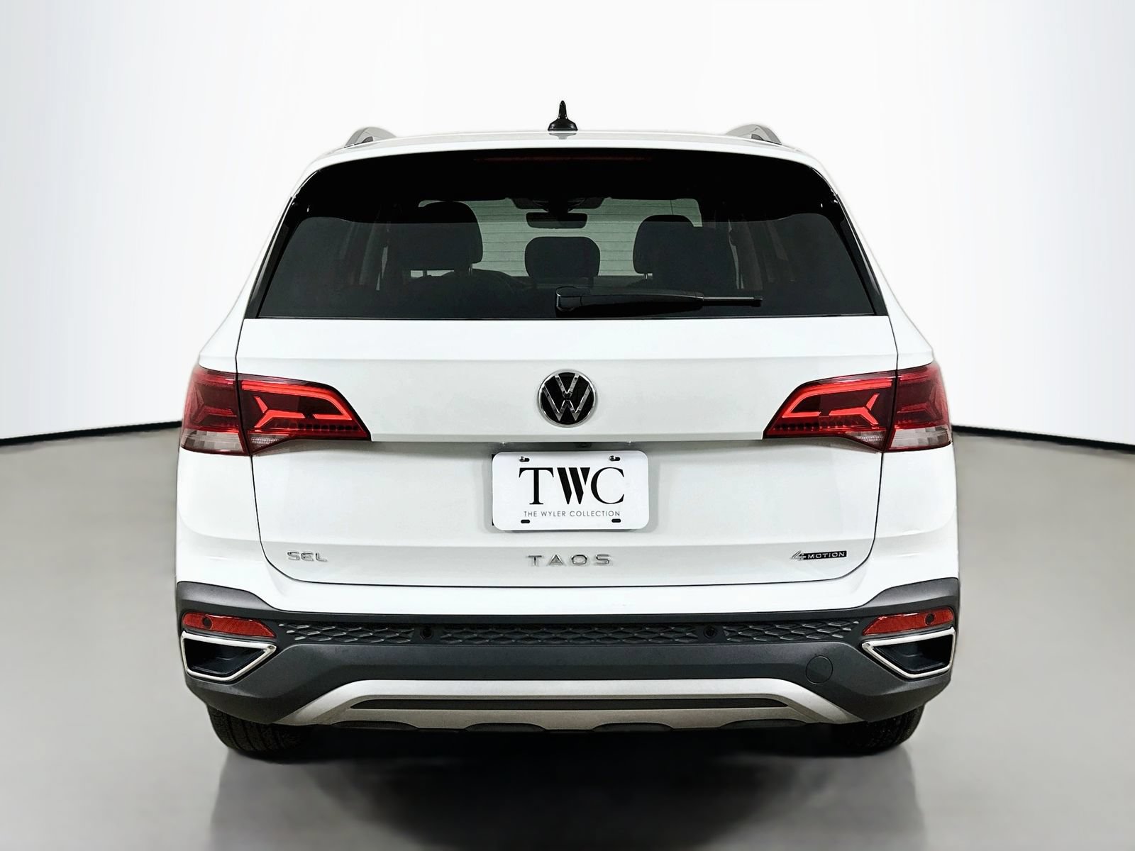 Used 2024 Volkswagen Taos SEL AWD/4WD image 6